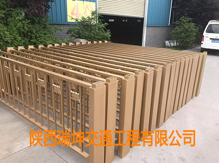 金色護欄
